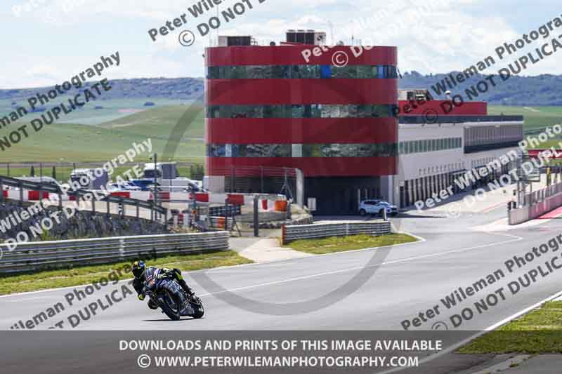 cadwell no limits trackday;cadwell park;cadwell park photographs;cadwell trackday photographs;enduro digital images;event digital images;eventdigitalimages;navarra;no limits trackdays;peter wileman photography;racing digital images;trackday digital images;trackday photos